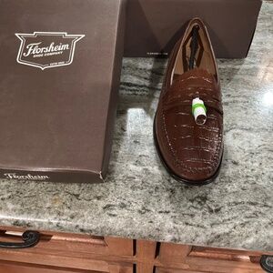 Brand NEW Florsheim “crocodile” loafer
